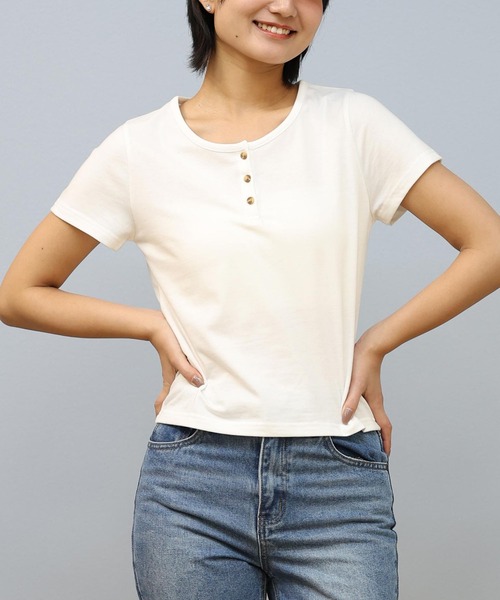 ムラサキスポーツ(ムラサキスポーツ)の「RIKKA FEMME/リッカファム Tシャツ ヘンリーネックTシャツ RF25SS12(Tシャツ/カットソー・レディース・ブラック/ホワイト・S/M/M/L)」の2枚目の写真