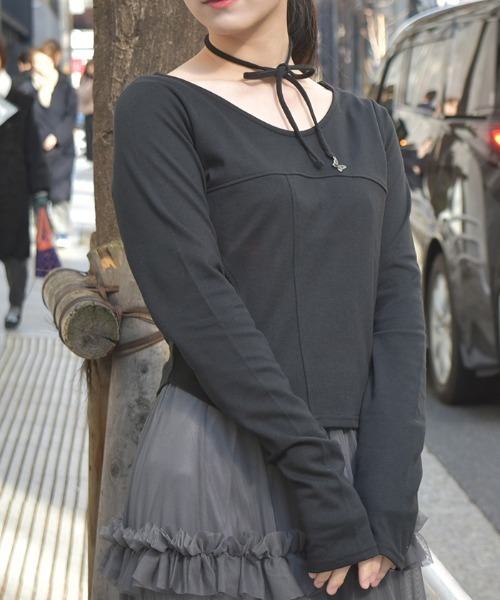 axes femme（アクシーズファム）の「チョーカー付コルセット風プルオーバー（Tシャツ/カットソー・レディース・チャコール/ベージュ/ブラック・FREE）」の2枚目の写真