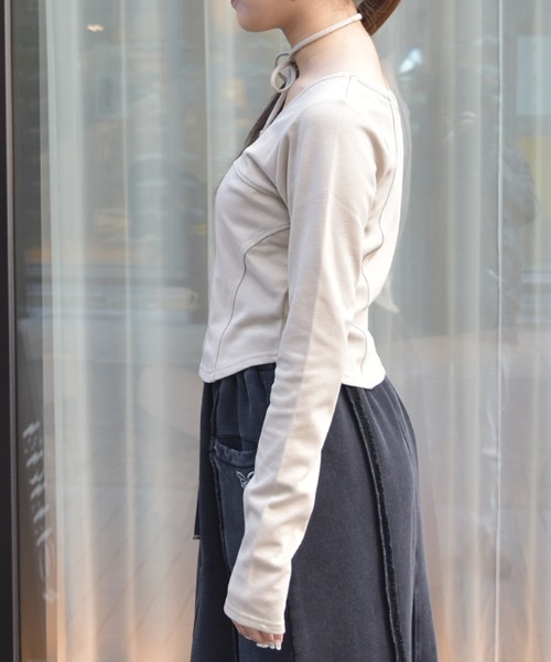 axes femme（アクシーズファム）の「チョーカー付コルセット風プルオーバー（Tシャツ/カットソー・レディース・チャコール/ベージュ/ブラック・FREE）」の6枚目の写真