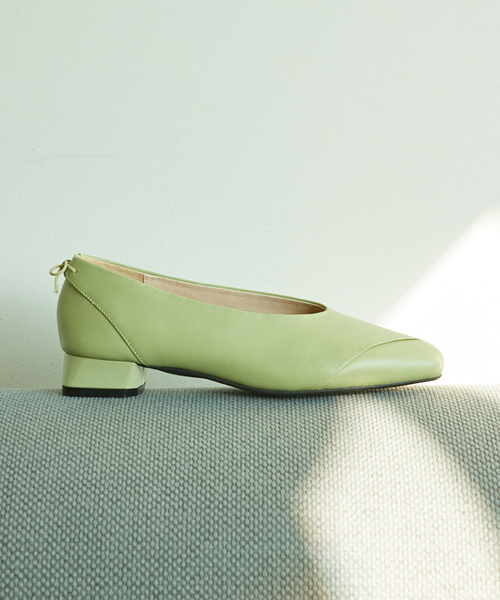 Au BANNISTER（オゥバニスター）の「ピープトゥリボン ソフトシューズ（パンプス・レディース・ブラック/オレンジ/グリーン/アイボリー・37/38/36/35/39）」の4枚目の写真