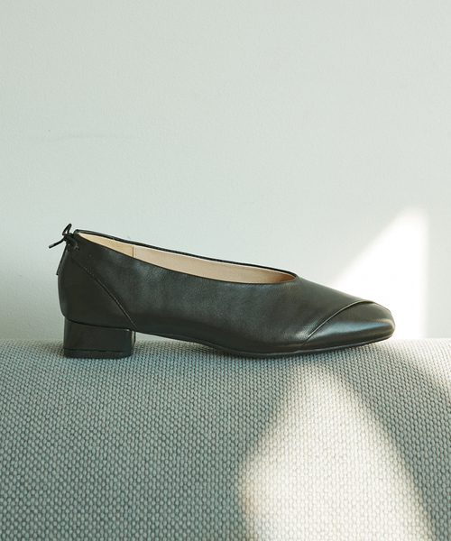 Au BANNISTER（オゥバニスター）の「ピープトゥリボン ソフトシューズ（パンプス・レディース・ブラック/オレンジ/グリーン/アイボリー・37/38/36/35/39）」の3枚目の写真