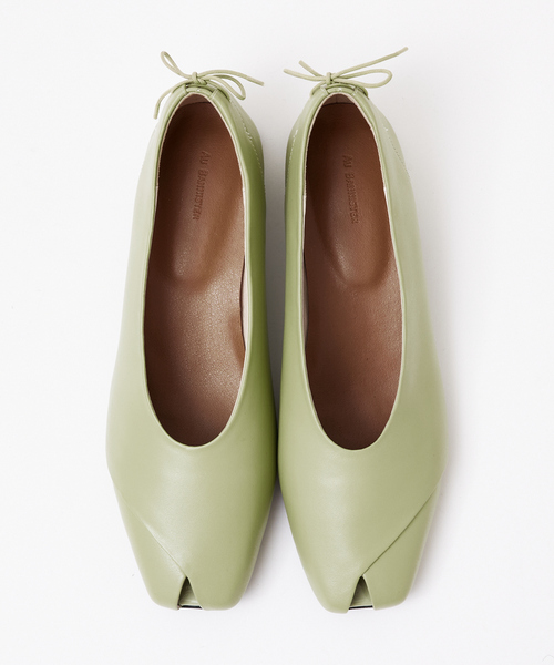 Au BANNISTER（オゥバニスター）の「ピープトゥリボン ソフトシューズ（パンプス・レディース・ブラック/オレンジ/グリーン/アイボリー・37/38/36/35/39）」の12枚目の写真