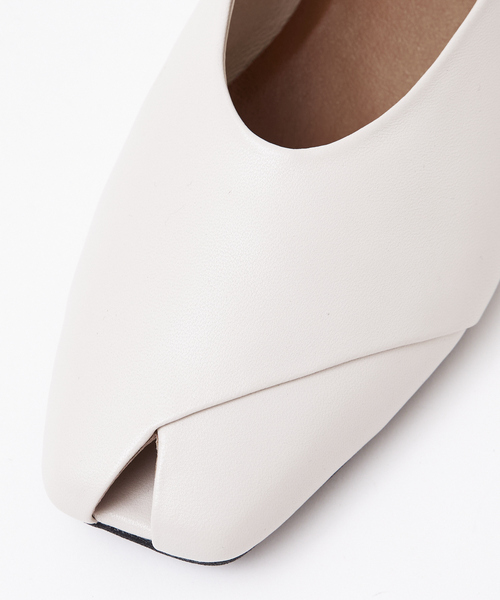 Au BANNISTER（オゥバニスター）の「ピープトゥリボン ソフトシューズ（パンプス・レディース・ブラック/オレンジ/グリーン/アイボリー・37/38/36/35/39）」の5枚目の写真