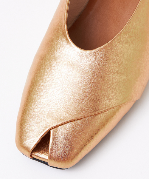 Au BANNISTER（オゥバニスター）の「ピープトゥリボン ソフトシューズ（パンプス・レディース・ブラック/オレンジ/グリーン/アイボリー・37/38/36/35/39）」の22枚目の写真