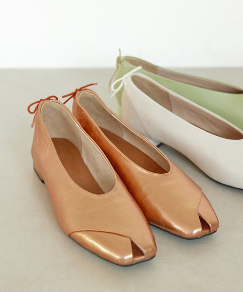 Au BANNISTER（オゥバニスター）の「ピープトゥリボン ソフトシューズ（パンプス・レディース・ブラック/オレンジ/グリーン/アイボリー・37/38/36/35/39）」の16枚目の写真