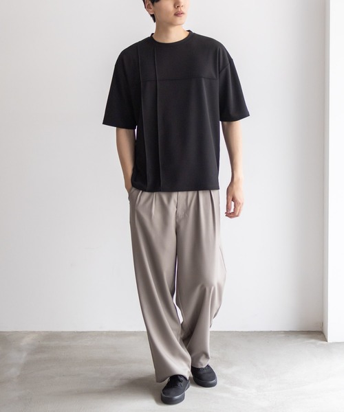 URBAN COLLECTION(アーバンコレクション)の「URBANCOLECTION AIR Smoosy カットジョーゼット ピンタックテーパードTシャツ(Tシャツ/カットソー・メンズ・ブラック/グレイッシュベージュ・S/M/L/XL)」の10枚目の写真