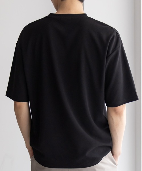 URBAN COLLECTION(アーバンコレクション)の「URBANCOLECTION AIR Smoosy カットジョーゼット ピンタックテーパードTシャツ(Tシャツ/カットソー・メンズ・ブラック/グレイッシュベージュ・S/M/L/XL)」の12枚目の写真