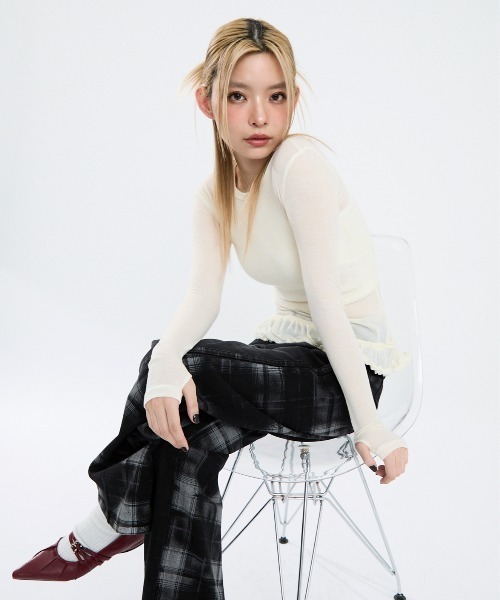 Clum(クルム)の「裾フリルシアーカットソー(Tシャツ/カットソー・レディース・キナリ/グレー/ブラウン・SMALL/MEDIUM)」の8枚目の写真