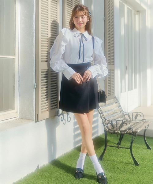 SWINGLE（スウィングル）の「ラップ風セミフレアミニスカート（スカート・レディース・ネイビー/ブラック/ブルー・SMALL/MEDIUM）」の4枚目の写真