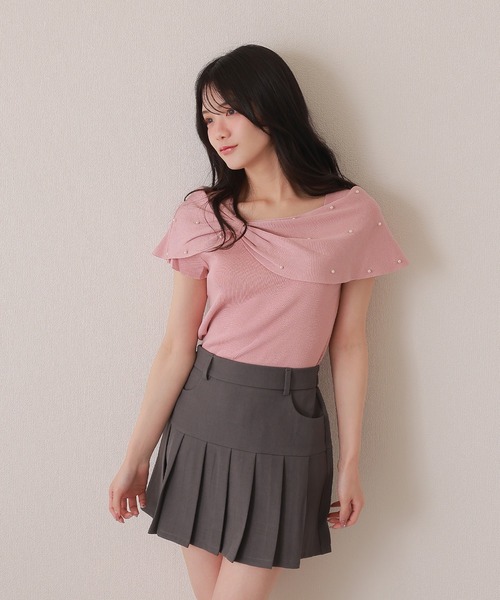 M DOLLY(エムドリー)の「ribbon pearl french sleeve tops/リボンパールフレンチスリーブトップス(ニット/セーター・レディース・ブラック/アイボリー/ピンク・M/S)」の3枚目の写真