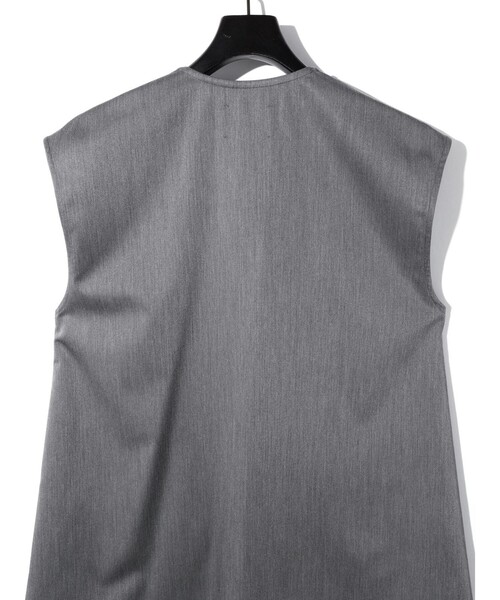 MIDIUMISOLID ノースリーブ 新品未使用 MIDIUMISOLID for Ladies Vネックノースリーブプルオーバー