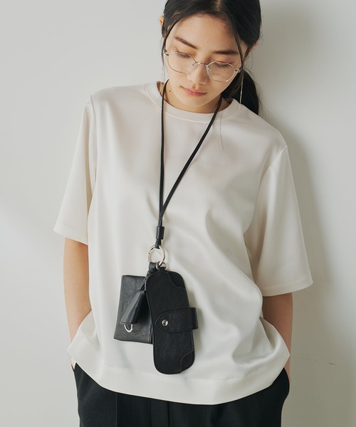 Whim Gazette（ウィムガゼット）の「【Hoaw.】ネックストラップチャーム（キーホルダー・レディース・ブラック/ライトベージュ・FREE）」の4枚目の写真