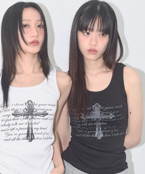 FANCY CLUB(ファンシークラブ)の「A'GEM/9 × .kom 『 FANCY CLUB/ファンシークラブ』 FRONT CROSS SLEEVELESS/フロントクロス スリーブレス(タンクトップ・レディース・ブラック/ホワイト・FREE)」の3枚目の写真
