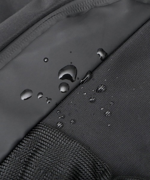 MADDEN EQUIPMENT(メデン イクイップメント)の「撥水ポリエステル 防水ポリウレタン切替 スリング ボディバッグ 小 メッシュポケット付き(ボディバッグ/ウエストポーチ・メンズ・グレー/ブラック・FREE)」の13枚目の写真