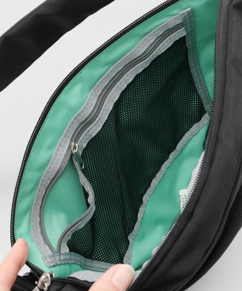 MADDEN EQUIPMENT(メデン イクイップメント)の「撥水ポリエステル 防水ポリウレタン切替 スリング ボディバッグ 小 メッシュポケット付き(ボディバッグ/ウエストポーチ・メンズ・グレー/ブラック・FREE)」の15枚目の写真