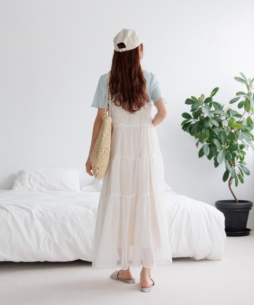 flower(フラワー)の「プリーツキャミワンピース(ワンピース・レディース・アイボリー/ブラック・FREE)」の4枚目の写真