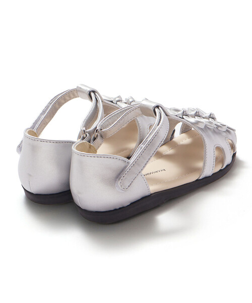 BeBe（ベベ）の「リボンモチーフメッシュストラップサンダル(15~21cm)（サンダル・キッズ・ベージュ/グレー・18.0cm/19.0cm/20.0cm/21.0cm/17.0cm/16.0cm/15.0cm）」の6枚目の写真