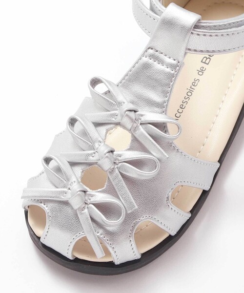 BeBe（ベベ）の「リボンモチーフメッシュストラップサンダル(15~21cm)（サンダル・キッズ・ベージュ/グレー・18.0cm/19.0cm/20.0cm/21.0cm/17.0cm/16.0cm/15.0cm）」の8枚目の写真