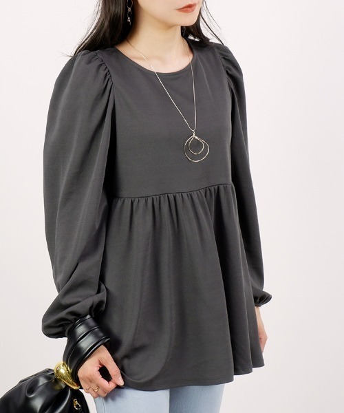 CLOTHY(クロシィ)の「【ふんわり広がるフェミニンなアイテム♪】フクレペプラムチュニック(チュニック・レディース・ブラック/チャコールグレー・MEDIUM)」の5枚目の写真