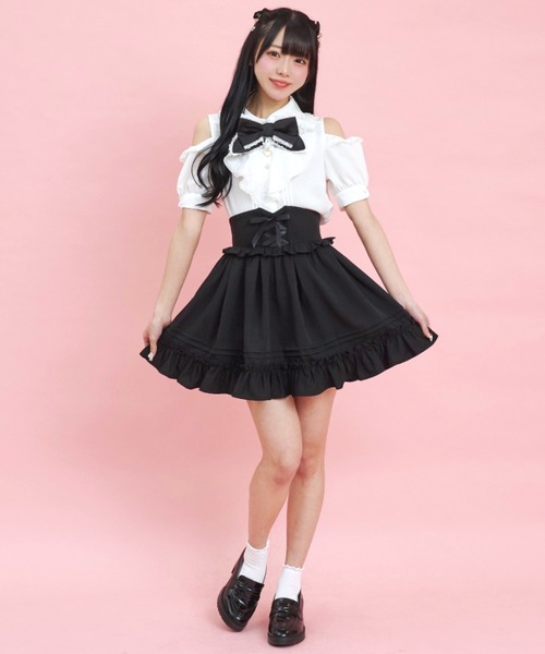 Secret Honey(シークレットハニー)の「オープンショルダーレースラッフル半袖ブラウス(シャツ/ブラウス・レディース・オフホワイト/ブラック・MEDIUM)」の3枚目の写真