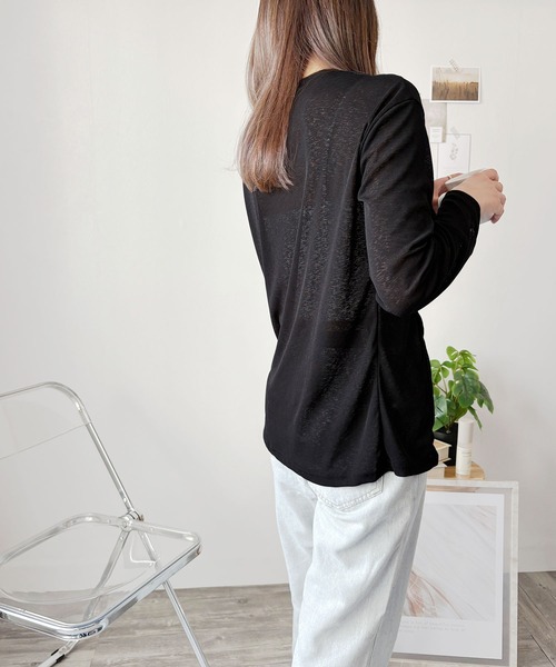 Amulet(アミュレット)の「ほどよい透け感で上品肌見せ。体型カバーも◎オーバーサイズシアートップス(Tシャツ/カットソー・レディース・グレー/ブルー/ブラック/ホワイト/イエロー・M/XL/L)」の18枚目の写真