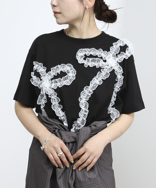 Firsthand（ファーストハンド）の「Firsthand/ファーストハンド オーガニックコットン レースコード リボンTシャツ / クルーネック フロントデザイン 半袖Tシャツ（Tシャツ/カットソー・レディース・ブラック/ホワイト/その他・FREE）」の3枚目の写真