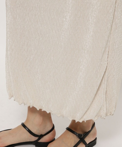 LOWRYS FARM（ローリーズファーム）の「シャイニープリーツタイトスカート　327978（スカート・レディース・チャコールグレー/アイボリー/ブラック/カーキ・FREE）」の15枚目の写真