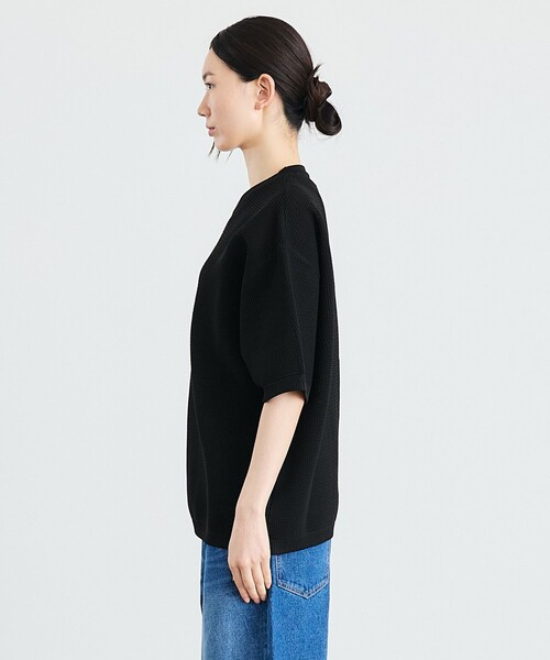 SHIPS（シップス）の「City Ambient Products:〈手洗い可能〉ポリエステル メッシュ ニット ショートスリーブ Tシャツ（ニット/セーター・メンズ・ブラック/オフホワイト/ダークグレー・SMALL/MEDIUM/LARGE）」の15枚目の写真