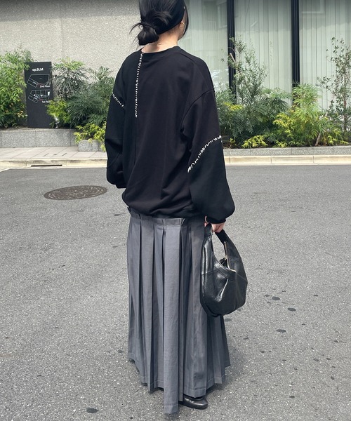 AULA AILA(アウラアイラ)の「ステッチデザインプルオーバー(スウェット・レディース・カーキ/ブラック/オフホワイト・0)」の10枚目の写真