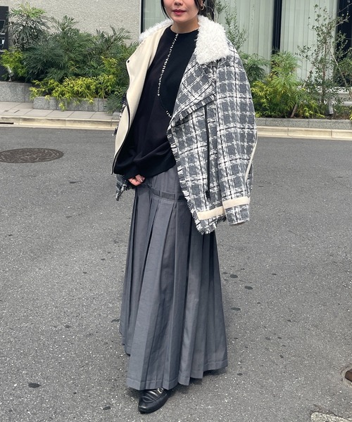 AULA AILA(アウラアイラ)の「ステッチデザインプルオーバー(スウェット・レディース・カーキ/ブラック/オフホワイト・0)」の11枚目の写真