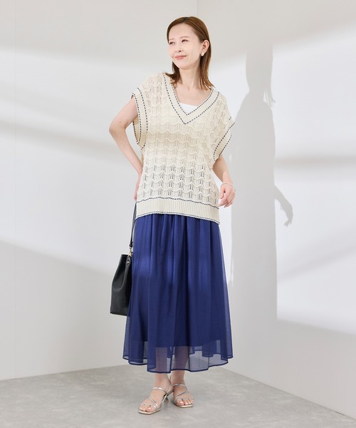 ROPE' PICNIC（ロペピクニック）の「配色ステッチ透かし編みニットベスト（ベスト・レディース・オフホワイト/ベージュ/サックスブルー・38）」の5枚目の写真
