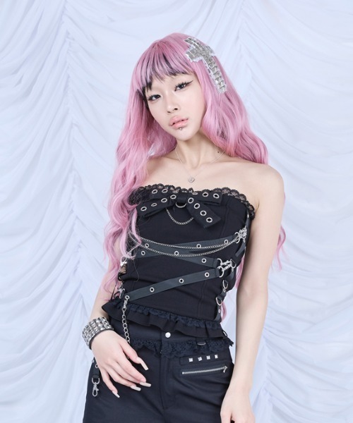Cross chain & ribbon corset（チューブトップ）｜AVENCHUMU