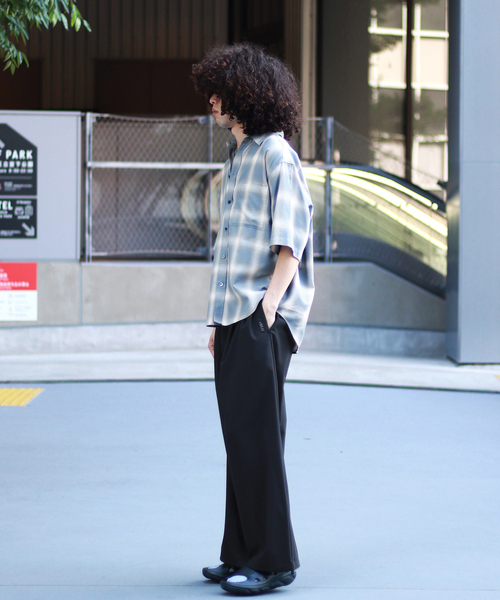 WISM（ウィズム）の「NAMELESSNESS / ネームレスネス Track Trousers（その他パンツ・メンズ・ブラック/カーキ・2/3）」の11枚目の写真