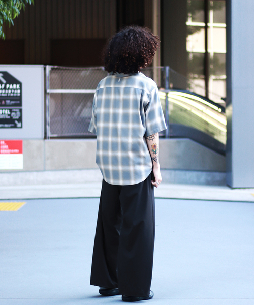 WISM（ウィズム）の「NAMELESSNESS / ネームレスネス Track Trousers（その他パンツ・メンズ・ブラック/カーキ・2/3）」の14枚目の写真