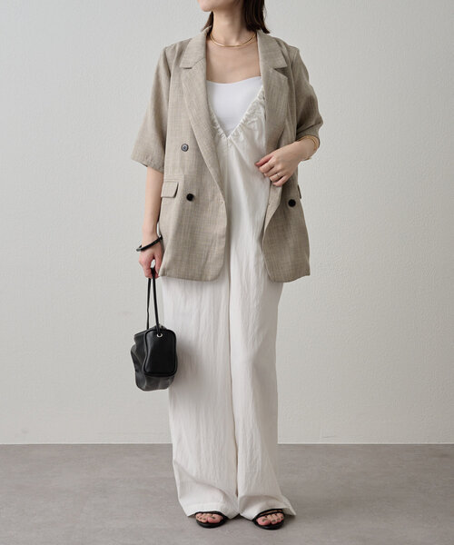 Omekashi(オメカシ)の「Vギャザーキャミサロペット(サロペット/オーバーオール・レディース・オフホワイト/カーキ/ブラック・36/38)」の8枚目の写真