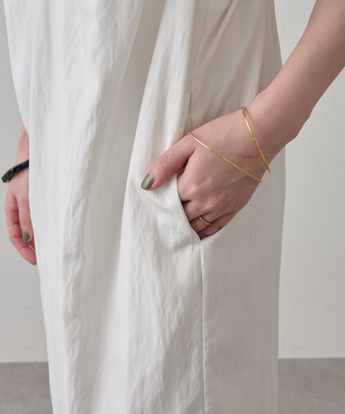 Omekashi(オメカシ)の「Vギャザーキャミサロペット(サロペット/オーバーオール・レディース・オフホワイト/カーキ/ブラック・36/38)」の13枚目の写真