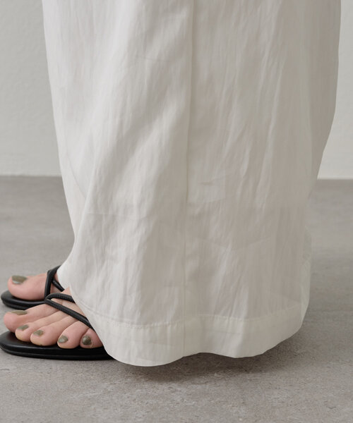 Omekashi(オメカシ)の「Vギャザーキャミサロペット(サロペット/オーバーオール・レディース・オフホワイト/カーキ/ブラック・36/38)」の14枚目の写真