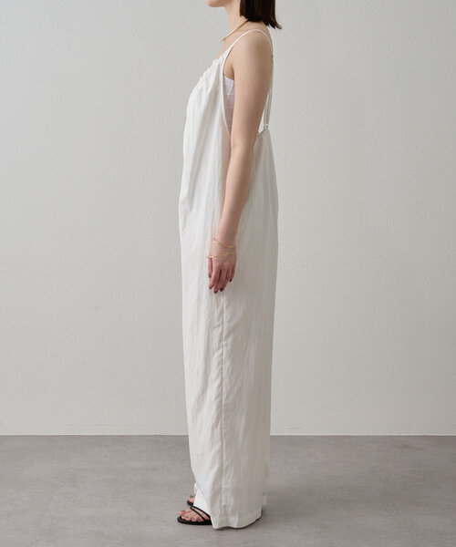 Omekashi(オメカシ)の「Vギャザーキャミサロペット(サロペット/オーバーオール・レディース・オフホワイト/カーキ/ブラック・36/38)」の16枚目の写真