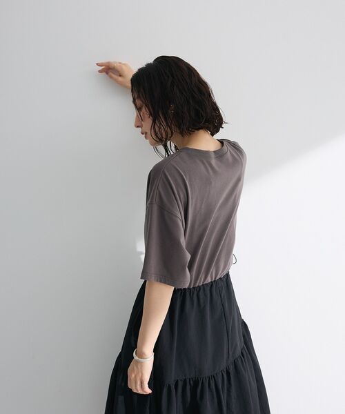 ELENCARE DUE(エレンカーレデュエ)の「・ELENCARE DUE ドッキングTEEワンピース(ワンピース・レディース・オフホワイト/カーキ/ブラック・FREE)」の19枚目の写真