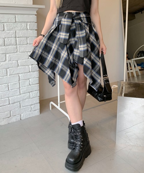 lilful(リルフル)の「【インパン付き】チェック柄 ラップ巻き風ミニスカート レイヤードスカート(スカート・レディース・ネイビー/イエロー/グレー/ブラック・F)」の8枚目の写真
