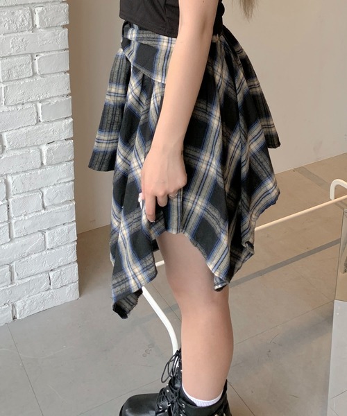 lilful(リルフル)の「【インパン付き】チェック柄 ラップ巻き風ミニスカート レイヤードスカート(スカート・レディース・ネイビー/イエロー/グレー/ブラック・F)」の9枚目の写真