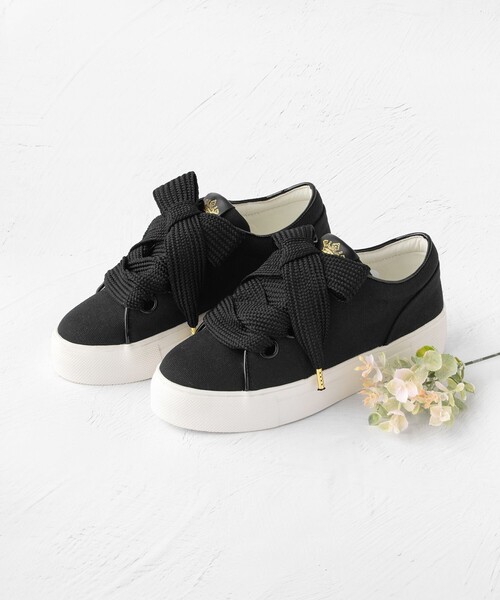 TOCCA（トッカ）の「BIGRIBBON CANVAS SNEAKERS スニーカー（スニーカー・レディース・ブラック系/ホワイト系・35/37/36/38/39）」の13枚目の写真