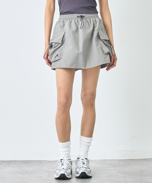 ANAP（アナップ）の「ナイロン カーゴ ミニ スカート（スカート・レディース・ブラック/ホワイト/グレー・FREE）」の8枚目の写真