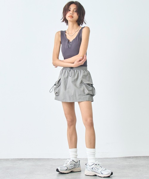 ANAP（アナップ）の「ナイロン カーゴ ミニ スカート（スカート・レディース・ブラック/ホワイト/グレー・FREE）」の11枚目の写真