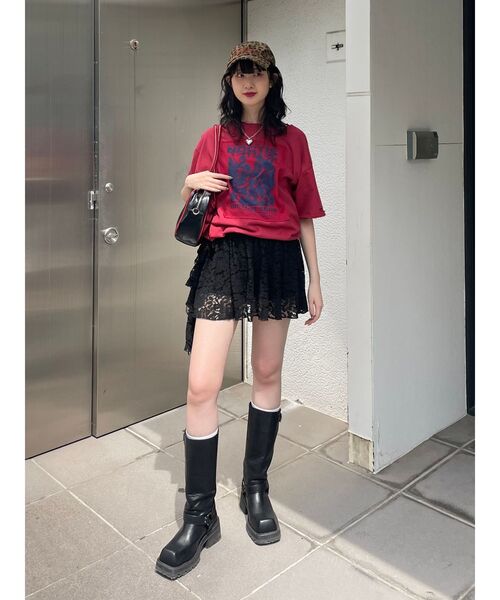 jouetie（ジュエティ）の「グランジグラフィックTシャツ（Tシャツ/カットソー・レディース・オフホワイト/ブラック/レッド・MEDIUM）」の4枚目の写真