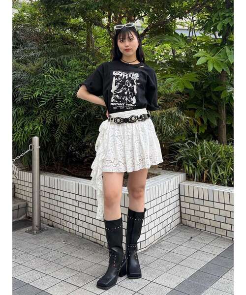 jouetie（ジュエティ）の「グランジグラフィックTシャツ（Tシャツ/カットソー・レディース・オフホワイト/ブラック/レッド・MEDIUM）」の6枚目の写真