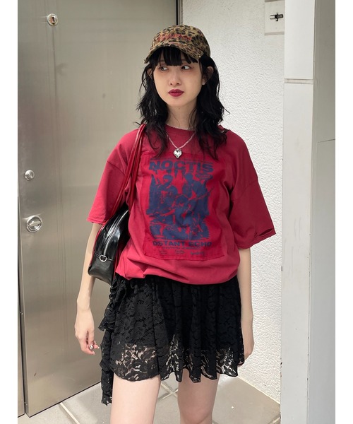 jouetie（ジュエティ）の「グランジグラフィックTシャツ（Tシャツ/カットソー・レディース・オフホワイト/ブラック/レッド・MEDIUM）」の3枚目の写真