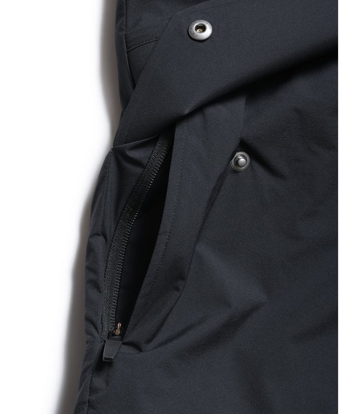 F.C.Real Bristol（エフシーレアルブリストル）の「INSULATION BENCH COAT（ダウンジャケット/コート・メンズ・ブラック/モカ・LARGE/MEDIUM/SMALL/X-LARGE）」の16枚目の写真