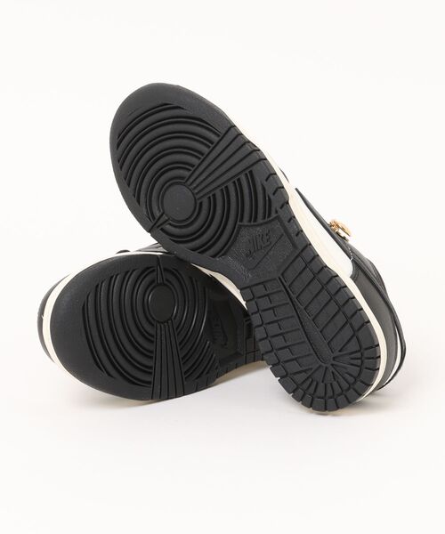 W DUNK LOW SE HQ7487-100（スニーカー）｜NIKE（ナイキ）の