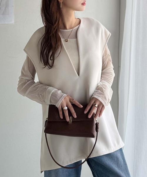 classicalelf（クラシカルエルフ）の「大人の抜け感スタイル◎ディープキーネックベスト(セットアップ可能)（ベスト・レディース・ブラック/アイボリー/ブラウン・X-LARGE/SMALL/MEDIUM/LARGE）」の7枚目の写真